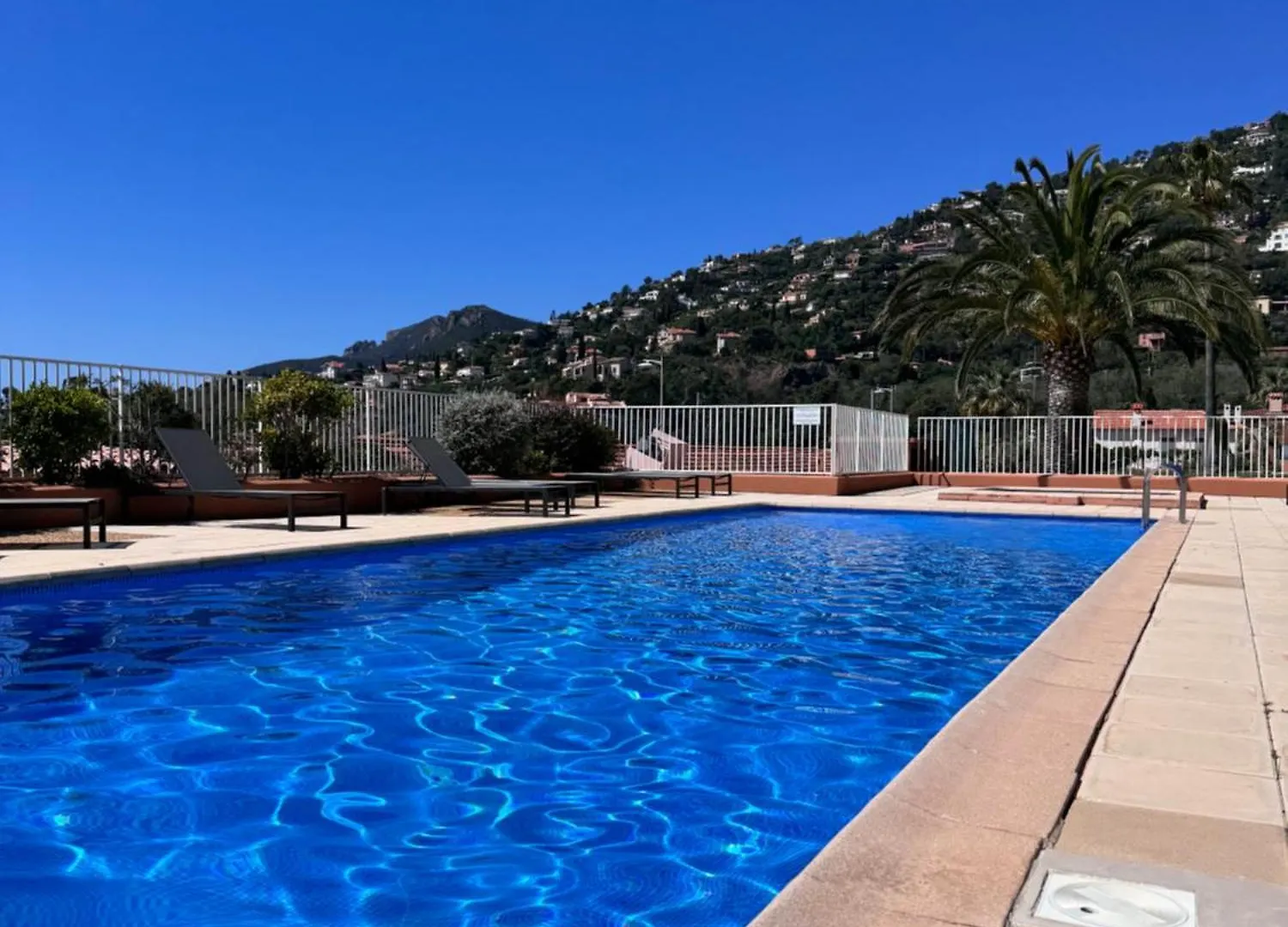 Appartement Lou Soleil à Théoule-sur-Mer 0*,